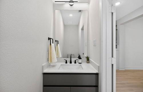 Luxury Home: Mins to NRG, Hobby Airport & Midtown - Foto 61