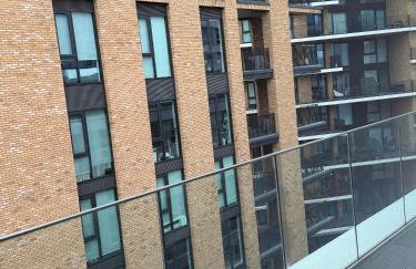 Skyline Serenity Docklands Penthouse by Quibid Stays - Foto 13