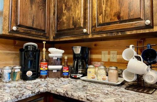 King Suite! Hot Tub, Arcade Games, L2 EV, Fire Pit, Kids Playset, Ping Pong, Dog Friendly - Foto 9