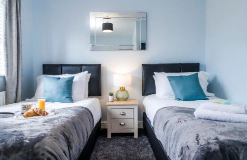 Progressive House 5 Bedrooms Inc Study with Sofabed, Garden, Smart TV in Every Bedroom FREE Parking - Foto 25