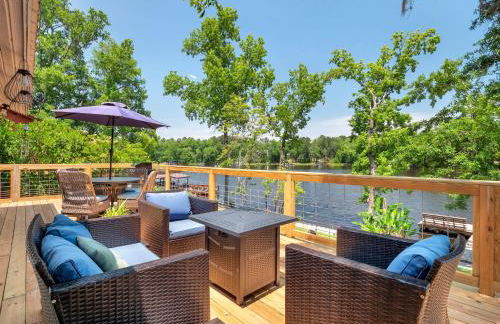 Waterfront on Lake Talquin - Near FSU - Stunning Views - 2 Story Deck - Fire Pit - Fast 1000 mbps Internet - 3 min from Boat Ramp - Foto 1