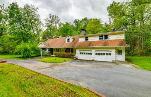 Serene Home with On-Site Brook in Callicoon Center - Foto 1