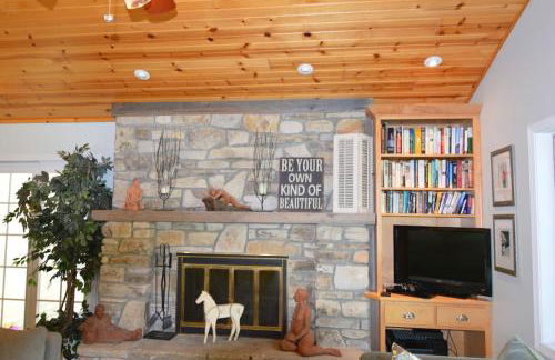 Carraig Mor Cottage - Beautiful House, Amazing Garden, Downtown Baileys Harbor - Foto 11