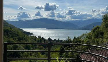 Il sorriso del lago - Foto 1