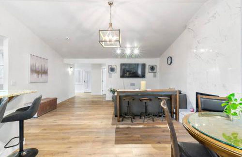 Tranquil Riverfront Retreat - Foto 21