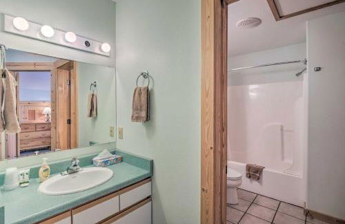 6 Mi to Turquoise Lake Retreat with Covered Deck! - Foto 22