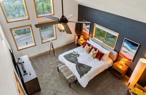 Family Mountain Getaway w Hot Tub and Amazing Views! Close to Hiking & Skiing - Foto 17