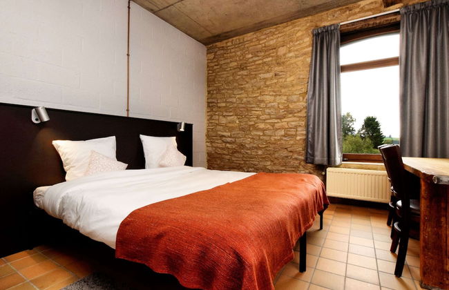 Group Villa With Pool & Sauna - Photo 3