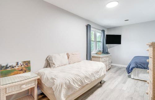 Walk to Main St Hendersonville Chic Home with Yard - Foto 19