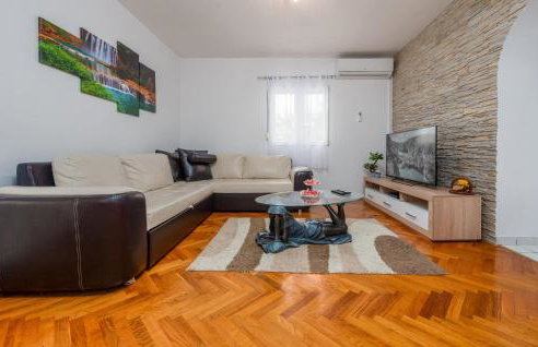 Four-Bedroom Holiday Home Lovinac With An Outdoor Swimming Pool 09 - Foto 3