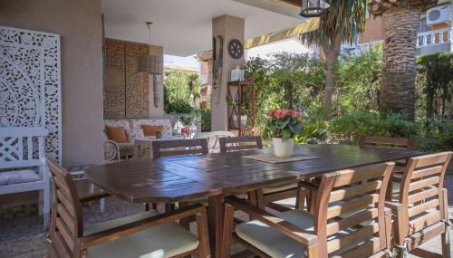 Casa adosada con piscina comunitaria Solo familias no grupos de jovenes - Foto 4