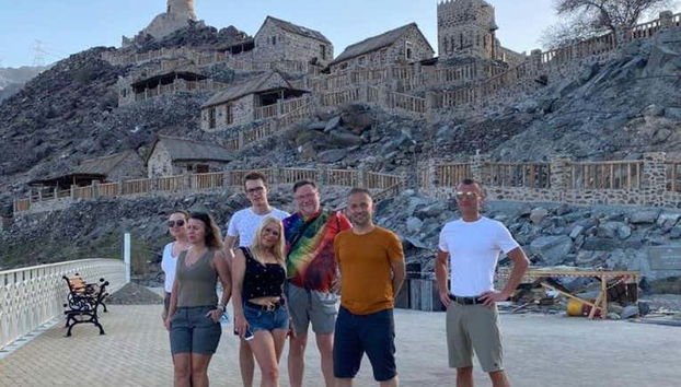 Visitando una aldea local