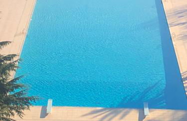 Cannes Marina Résidence Le Surcouf - Studio de 28m2 au 10ème étage avec piscine, terrasse, parking, vue montagne et port : Mandelieu-La Napoule - Foto 3