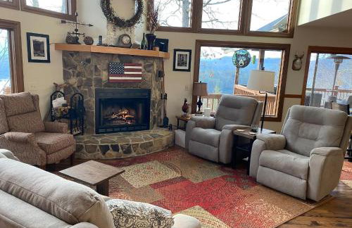 Bear's Mountaintop Home with Gorgeous Lake Views chalet - Foto 10