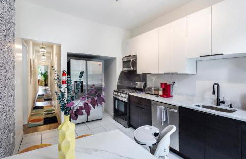 The Blue Comfort & MINS to Newyork City with parking - Foto 16