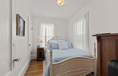 Prime West Hartford Center Location- Historic Gem - Foto 11