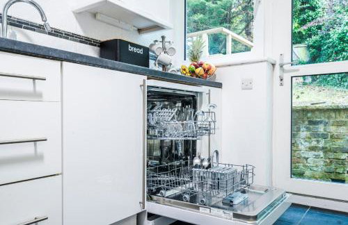 Mayflower 5-Bed Home, Contractors, Family, Harry Porter - Photo 31