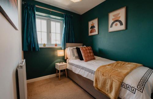 Coyle House, 3 bed,Corby, super kings or twins, driveway, free wi-fi, corporates welcome - Foto 18