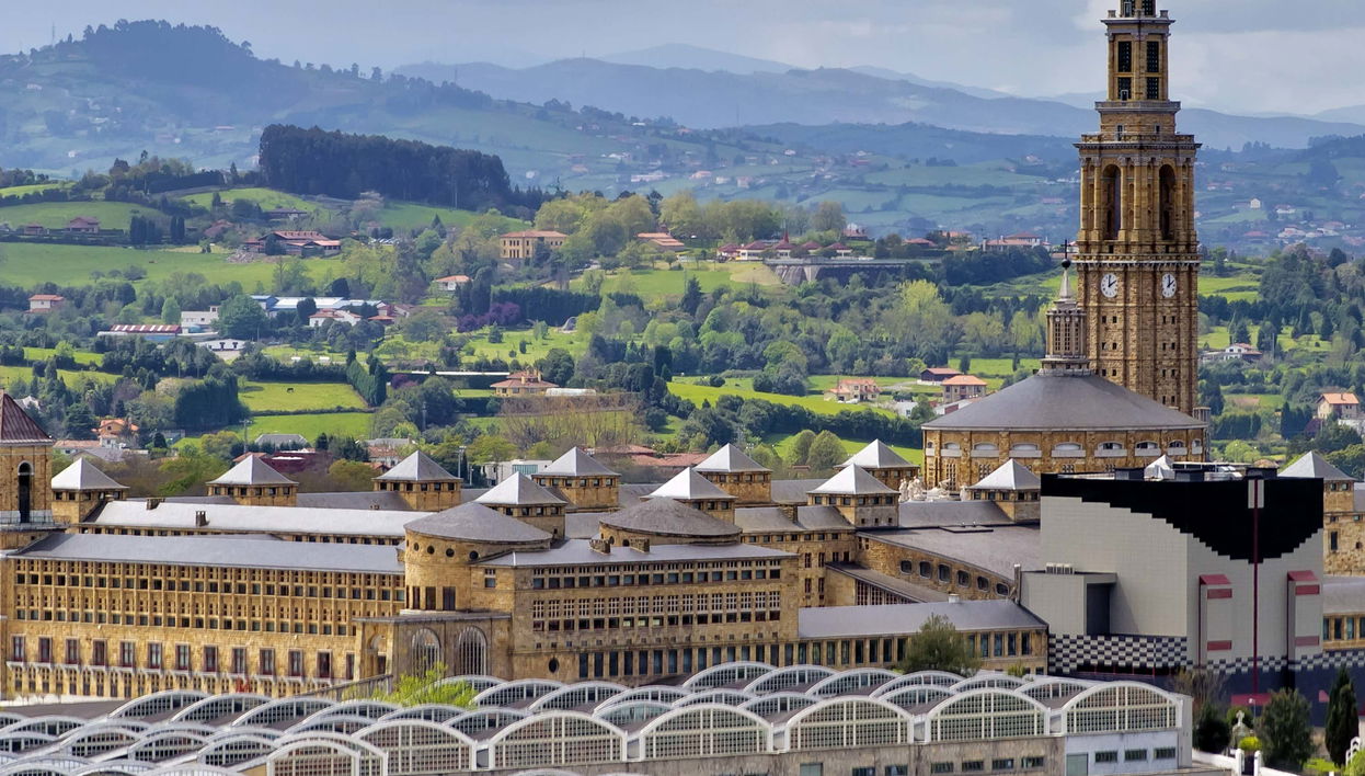 Free tour por Laboral Ciudad de la Cultura - Photo 1