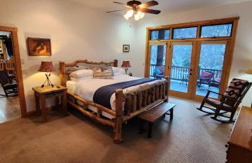 Sundance Spacious Vaulted Ceiling cabin, Hot tub, huge lawn - Foto 38