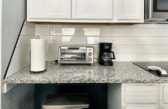 Clean Cozy 1-bedroom Near Plaza District 32C - Photo 3