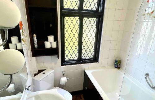 Sleeps 8 Thamefront Gem w PetsOK Free Parking - Foto 6