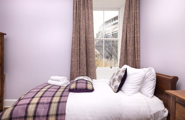 JOIVY Charming 2-Bed Flat Near Edinburgh Castle - Foto 11