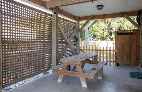 4Br 3bath Dog Friendly Ocean View Hot tub Elevator - Photo 10