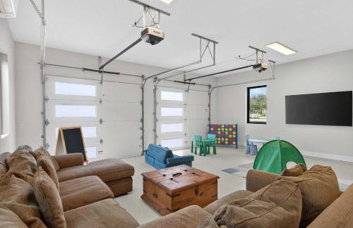 Wave on Wave Haus and Concierge Services - Photo 7