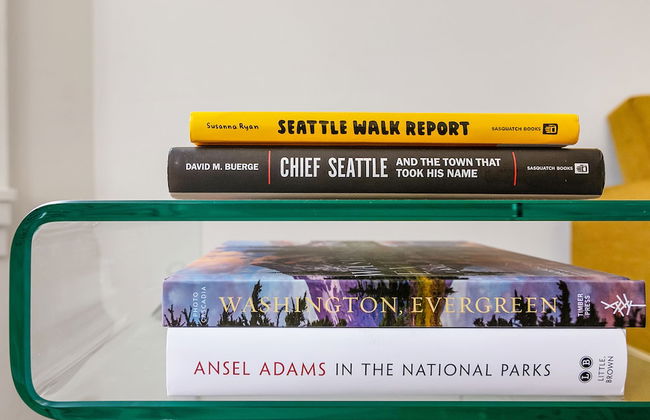 Belltown's Flower Moon - Foto 24