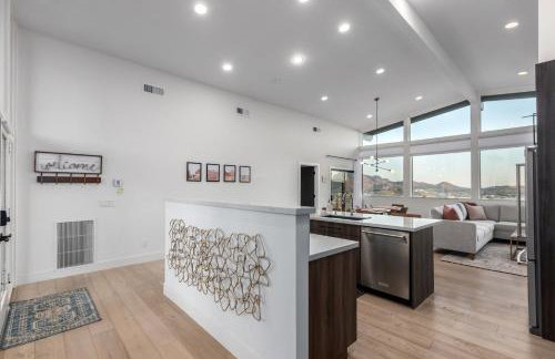 3BR Retreat with Heated Pool, BBQ and Mountain Views - Foto 40