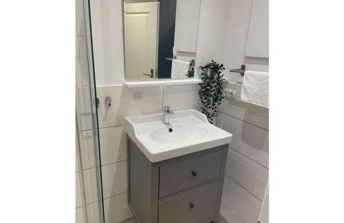 Amazing Holiday Home Near the Lake - Foto 26