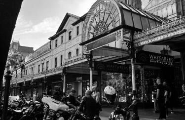 Garrick's Suite-Home away from Home- suitable for couples retreat, Contractors and NHS- free parking - Foto 25