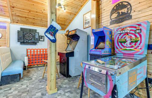 Massive Hatfield Loon Lodge with Roller Rink - Foto 37