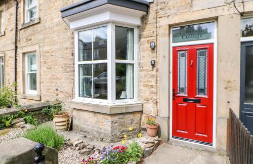 Hawthorne Cottage - Photo 1