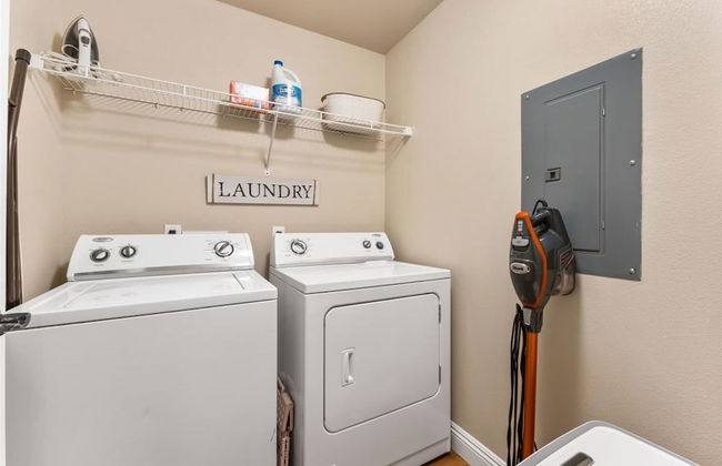 2BR Getaway Pool Gym Basketball Court Theater Access - Foto 10