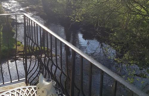 River Cottage Brecon: Hot Tub, Fire, Balcony, Wifi - Photo 2