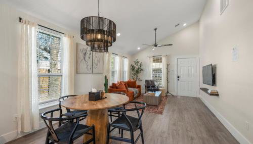 Pythagoras Place at East End Revitalized - Foto 1