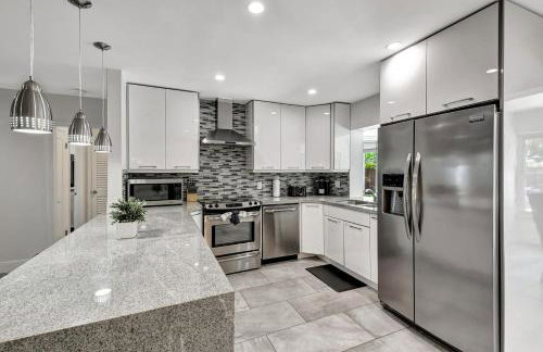 Tradewinds Ultimate Delray Beach Lifestyle 3BR2BA Home with Heated Pool - Foto 40