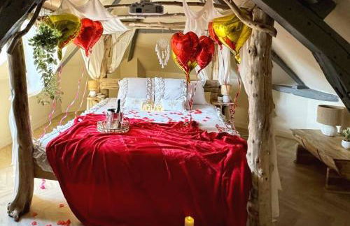 Duplex Safari jusqu'à 4 personnes, Spa, cinéma et lit sous les arbres, day use, 10 min centre - Foto 1