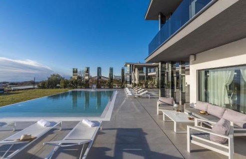 Villa Sara for 10 people near Novigrad with sea view and salt- water pool - Foto 9