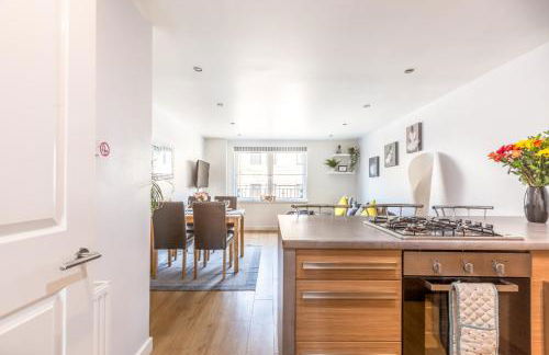 Cosy Apartment in Quiet City-Centre with Car Park - Foto 15