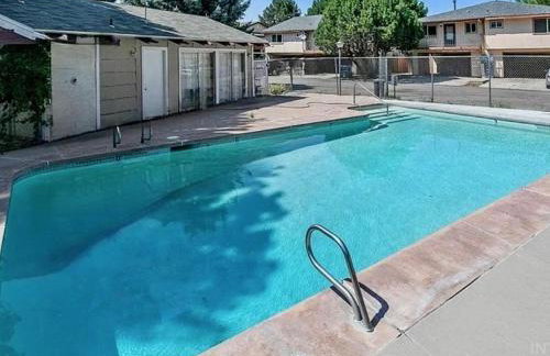 Game Night Downtown - BSU - Slots - Over 100 Games - Foto 11