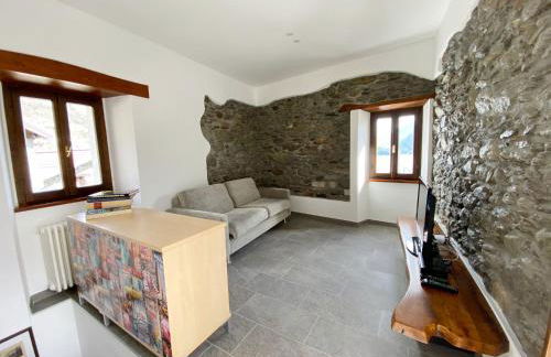 Independent Stone House with Lake View - Photo 29