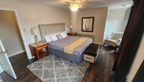 Large near Shops/Dining & easy access to freeway - Foto 5