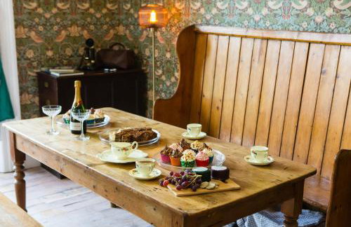 Skeldale House 'All Creatures Great & Small' Luxury Apartments & Studios in Askrigg, Yorkshire Dales - Photo 36