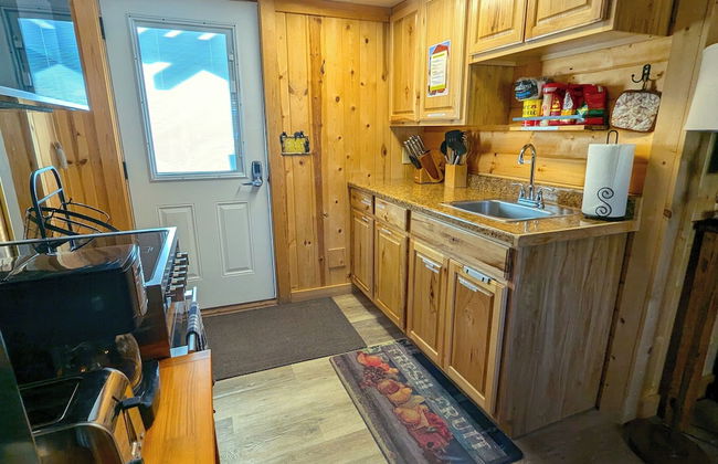 Yellowstone's Treasure Cabins - Photo 69