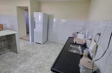 Super Confortável, WiFi Rápido, Garagem Coberta, 2 Banheiros, Suíte, 3 Quartos, Microondas, Cozinha Grande Completa, Mesa de Jantar Grande, Entrada Privativa, Perto do Shopping Pátio Matosinhos, 5 min do Centro Histórico - Foto 29