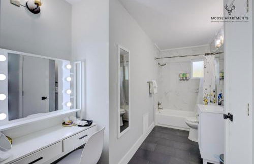 The Moose #5 - Modern Comfy Studio with King Bed, Free Parking & Fast WiFi - Foto 24