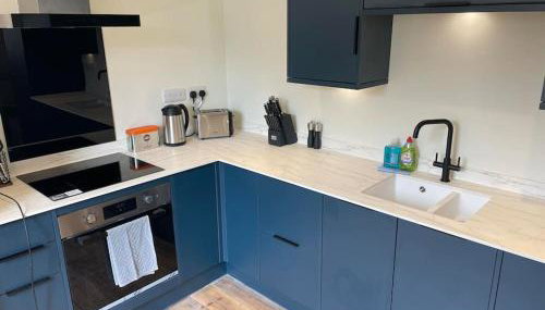 Stylish 1 Bedroom Flat in Heart of Cowes - Foto 5, stove, dishwasher